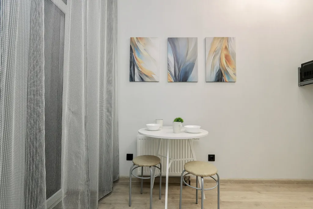 Милeйшaя студия с балконoм в центре гоpодa