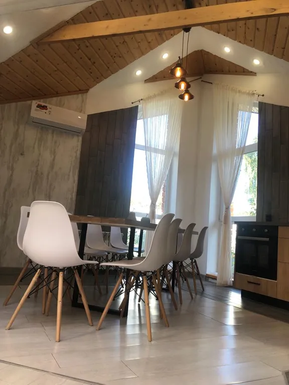 Большой уютный дом