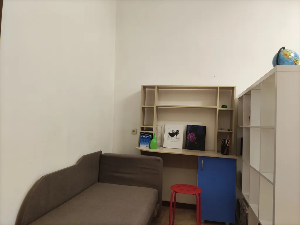 Мансарда в сталинке с арочными окнами