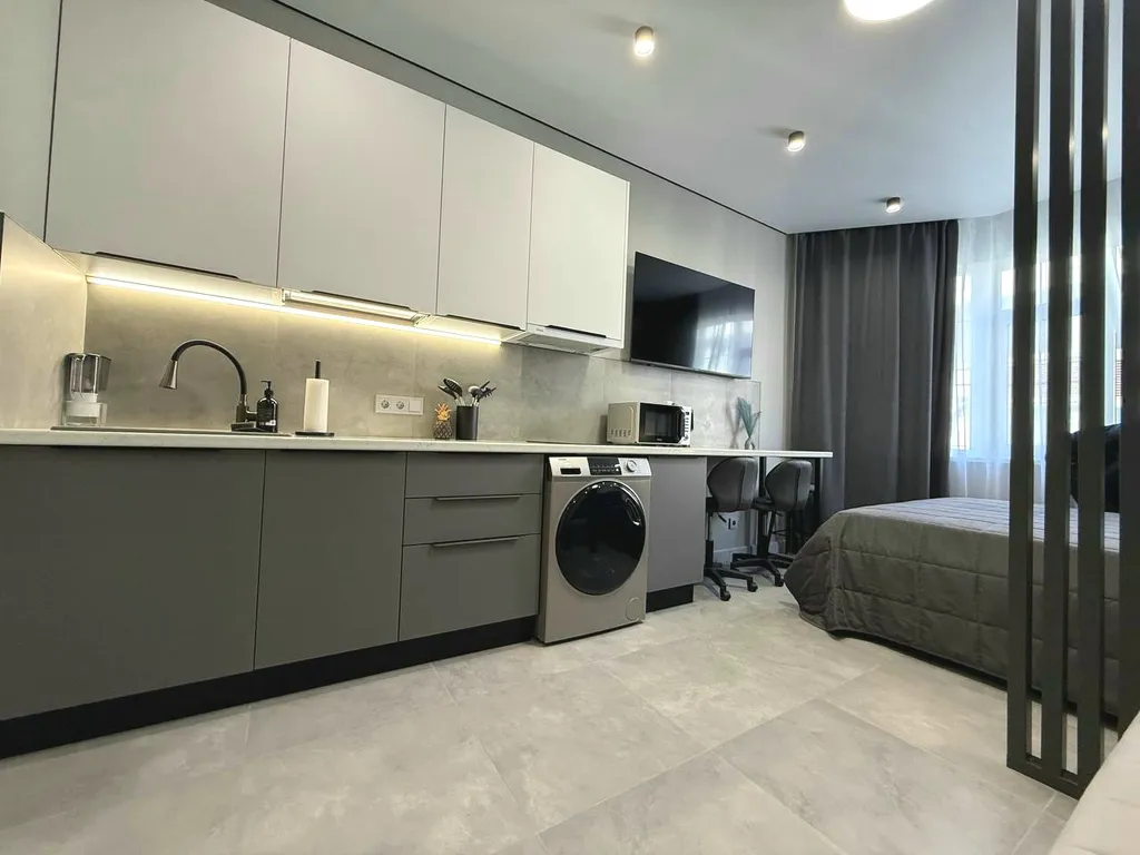 Уютная студия с хорошим наполнением в Курортном городке