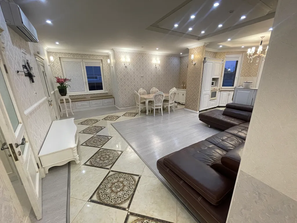 Уютный двухэтажный дом в Южно-Сахалинске в черте города