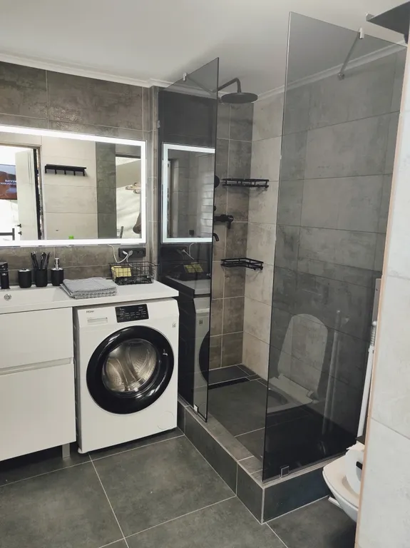 Биг-Лодж с панорамными окнами на Алтае