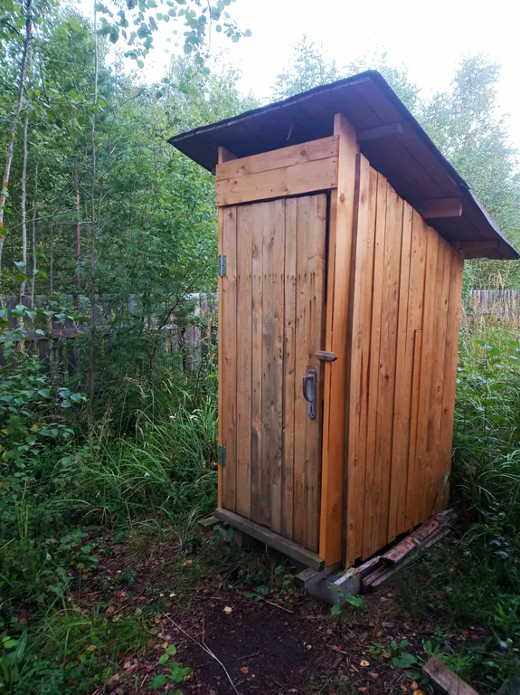 Домик в деревне вдали от цивилизации