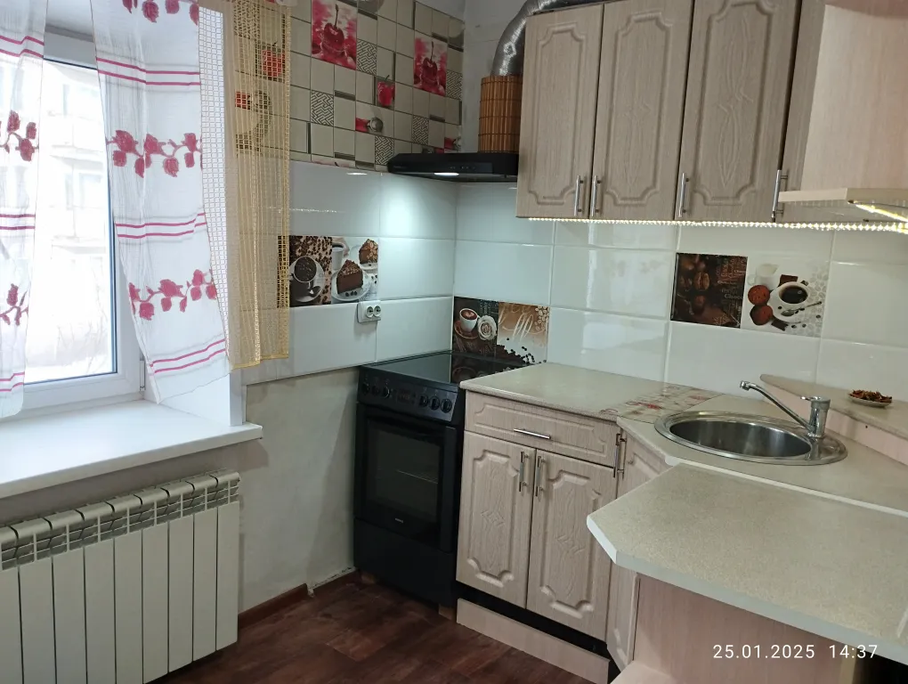 Уютная квартира в самом центре поселка