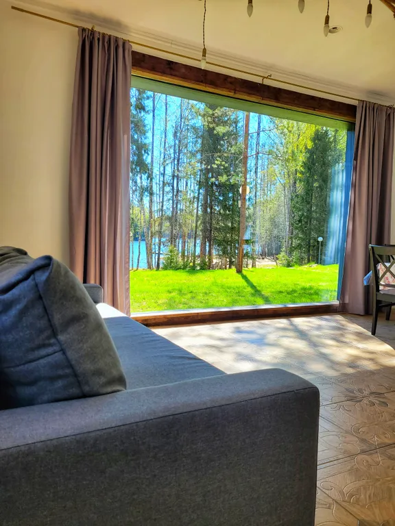 Brusnika village коттедж с видом на озеро