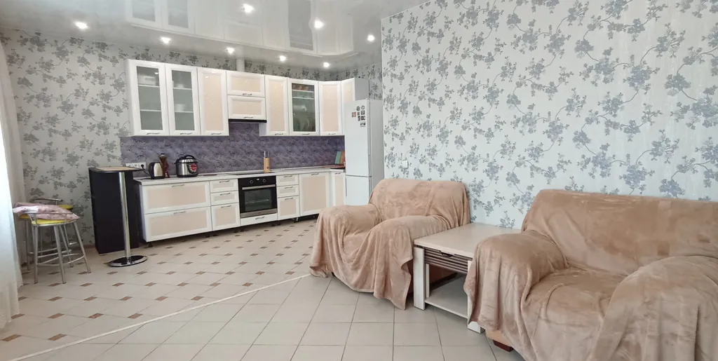 Большая квартира с джакузи и видом на город