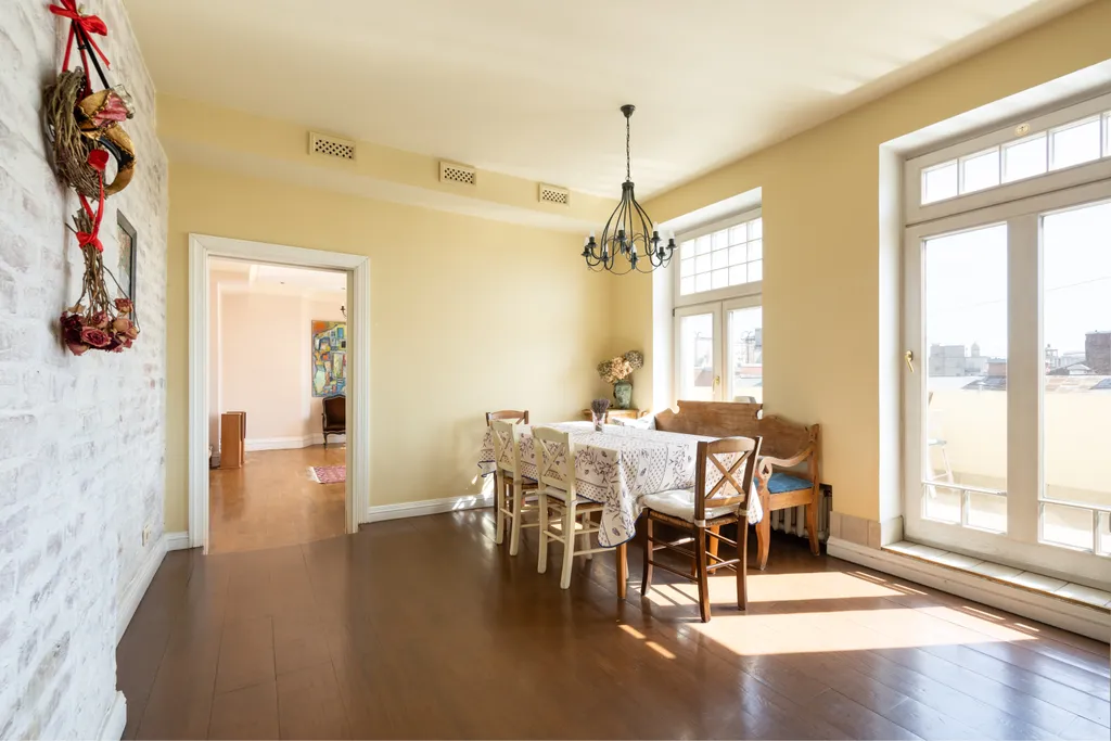 Квартира Уникальная атмосферная квартира с террасой на Петроградской стороне — Санкт-Петербург