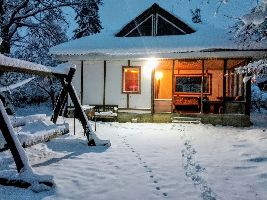 Коттедж Чудесный домик в парке — Сиверский