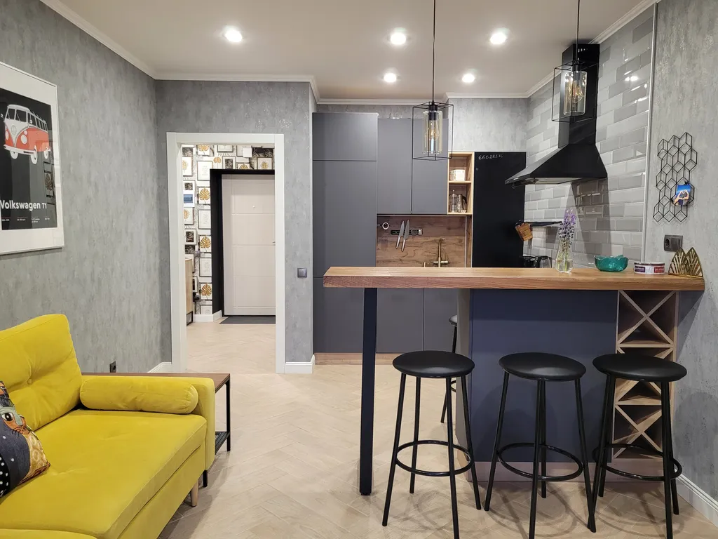 Солнечная стильная евродвушка в новом доме недалеко от центра города