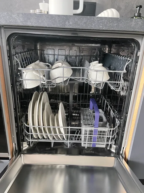 На Охте, с видом на лес и реку, рядом с Охта Парком