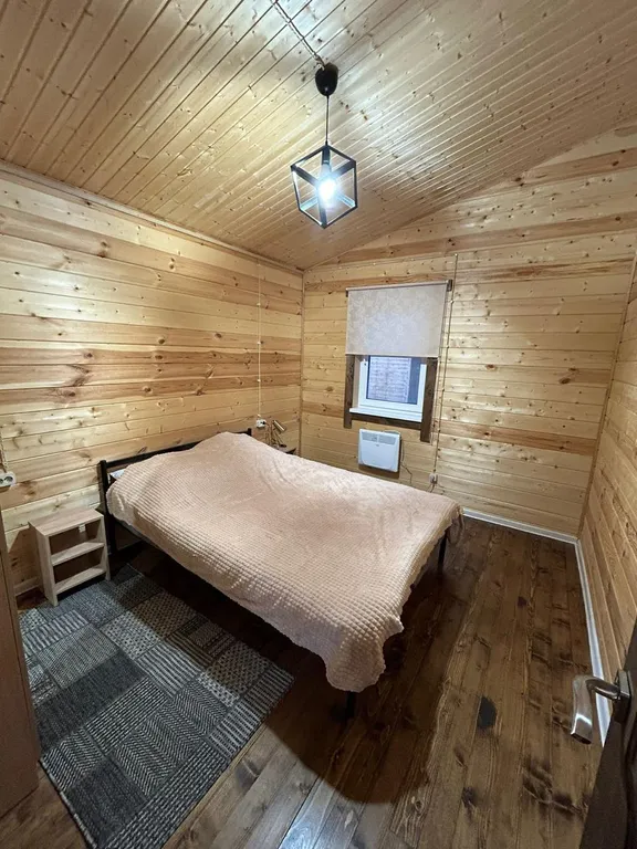 Домик около озера