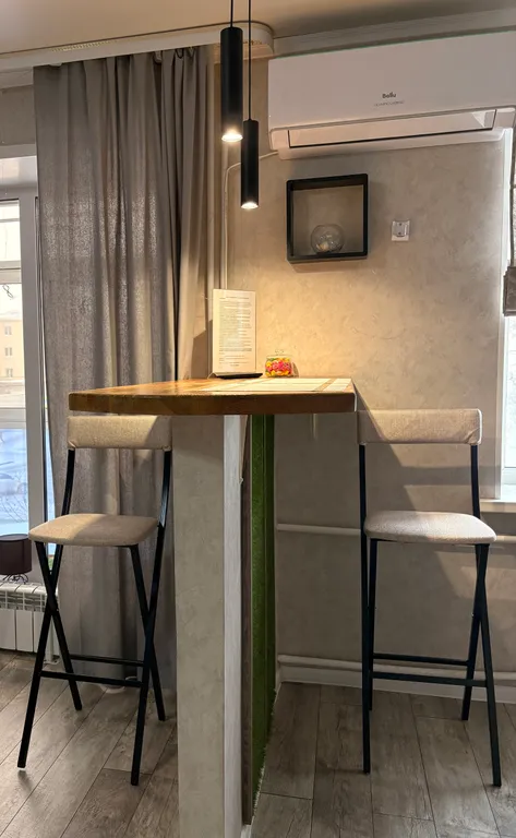 Видовая квартира с панорамным остеклением в центре