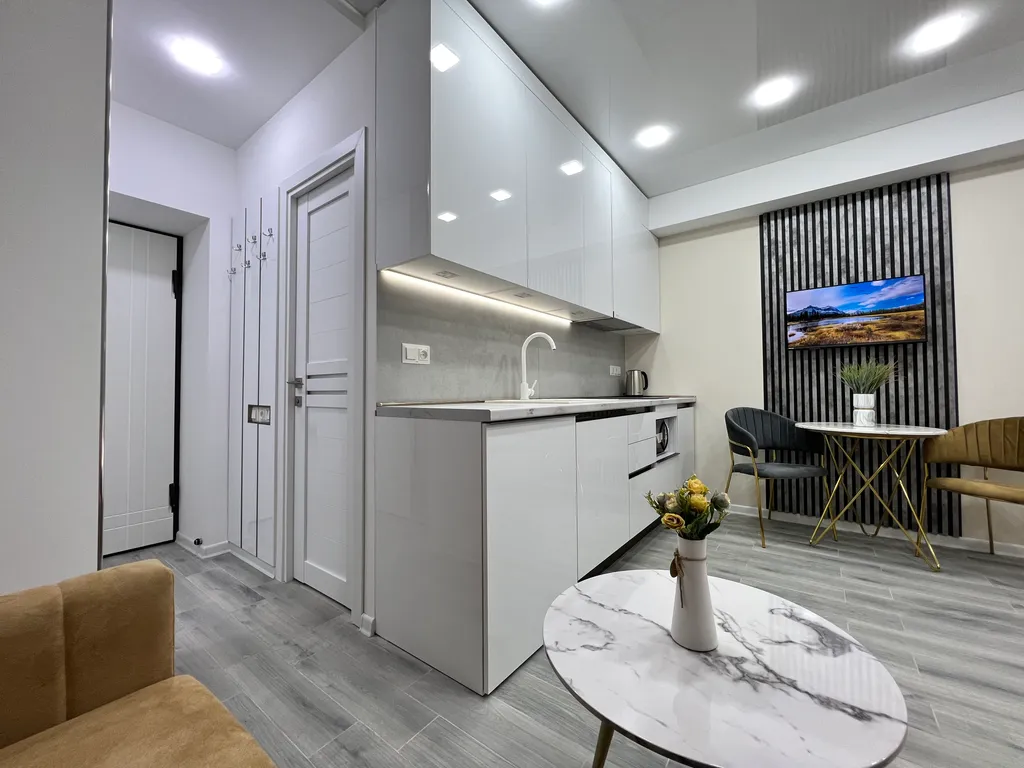 Stylish apt city center saryan next to restaurants and cafes