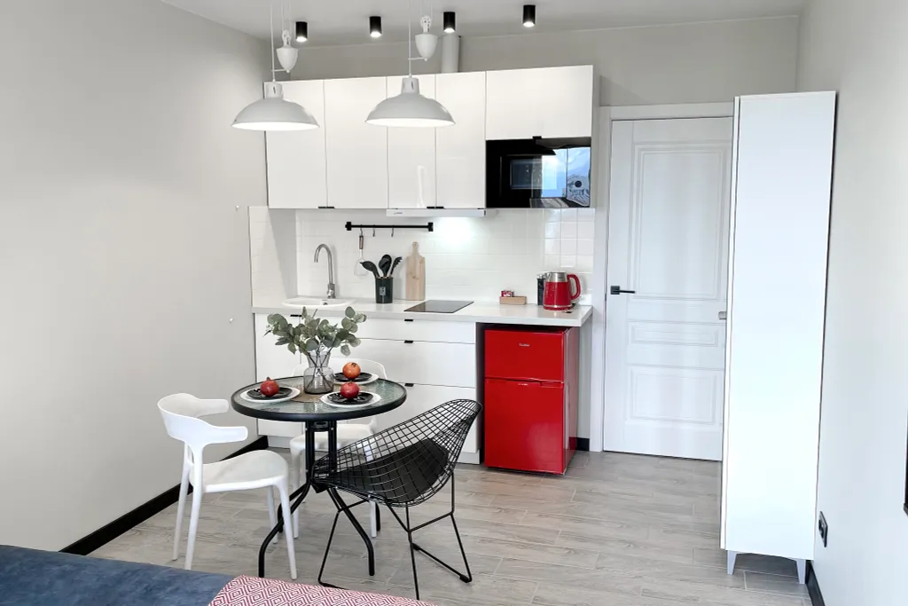 Слоники с видом на море Пик Южный