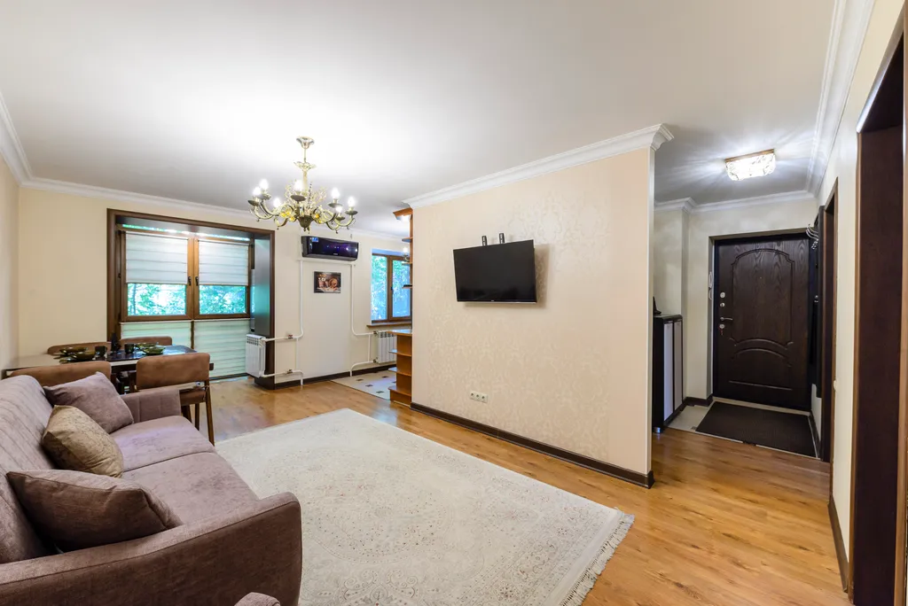 Квартира Просторный апартамент в самом центре у пешеходной улицы — Алматы