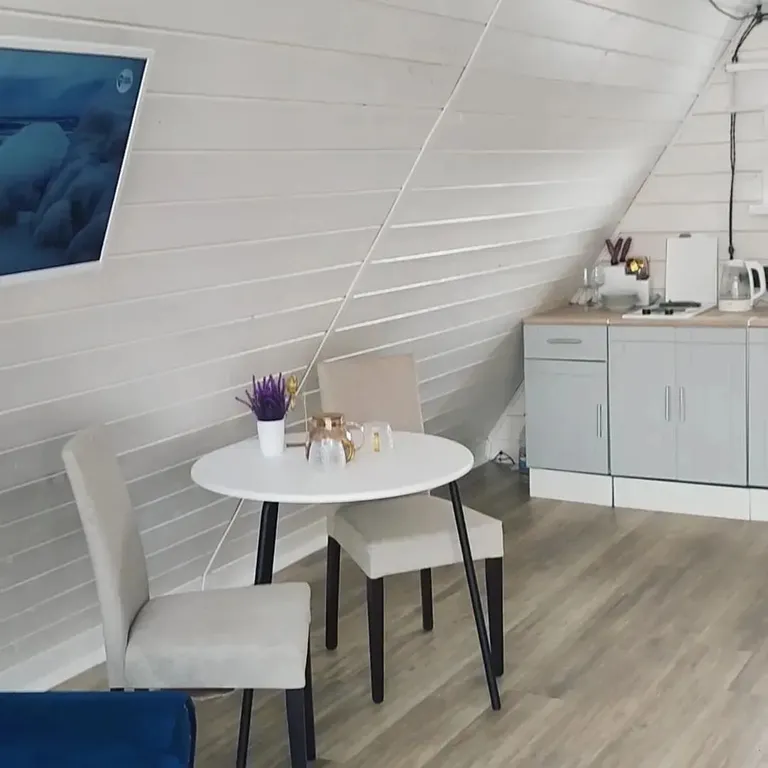 Уютный дом в стиле Афрейм в черте города