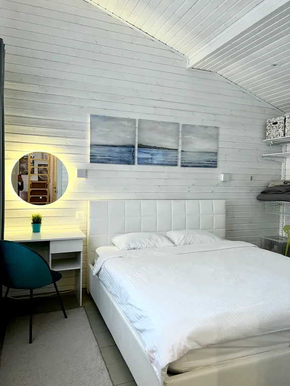 Уютный дом с видом на березовую рощу