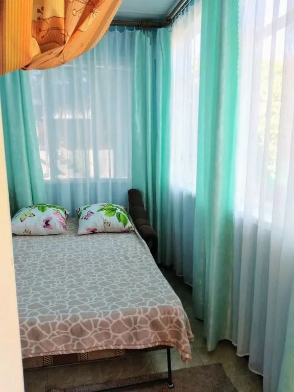 Коттеджи с бассейном