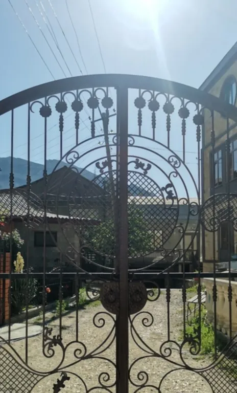 Уютный домик возле парка