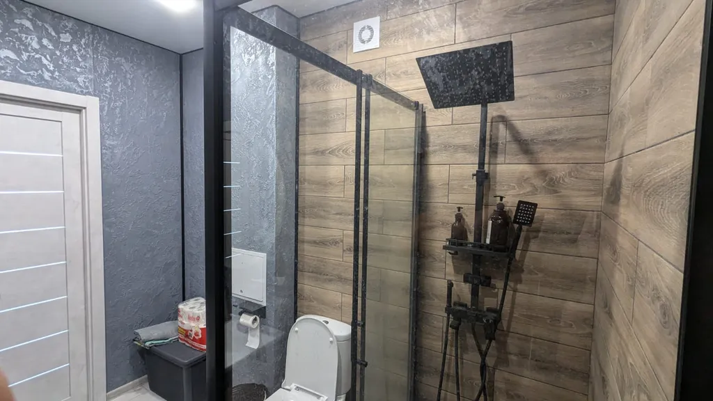 Новый коттедж возле соснового леса