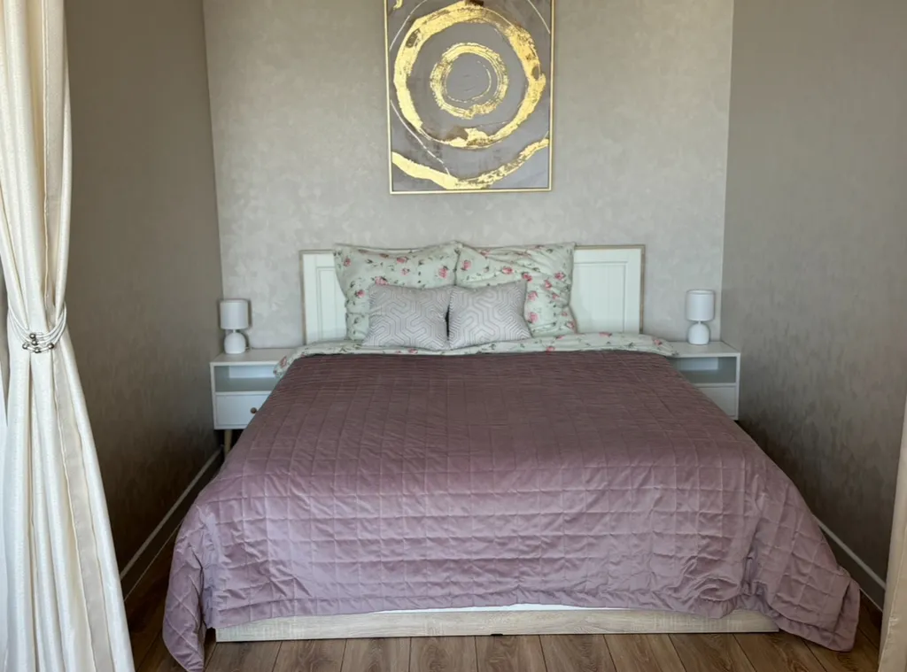 Уютная студия на 21 этаже с видом на озеро