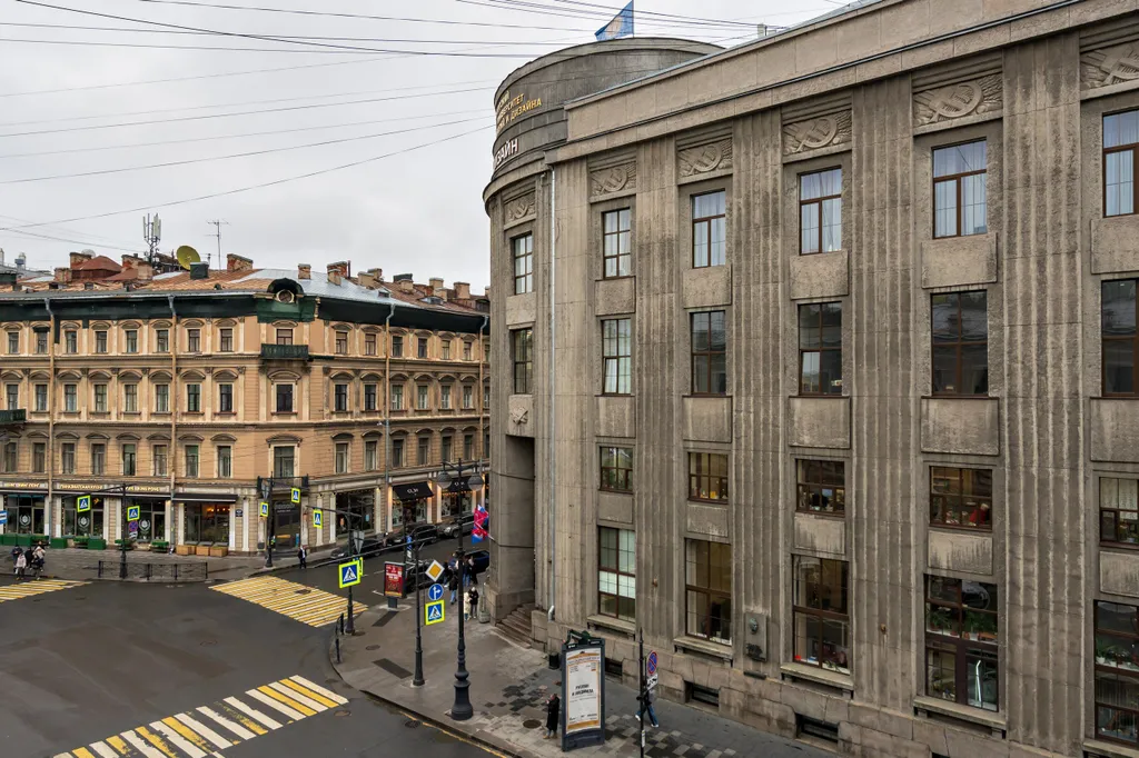 Квартира Дизайнерская трёхкомнатная квартира с изолированными спальнями — Санкт-Петербург