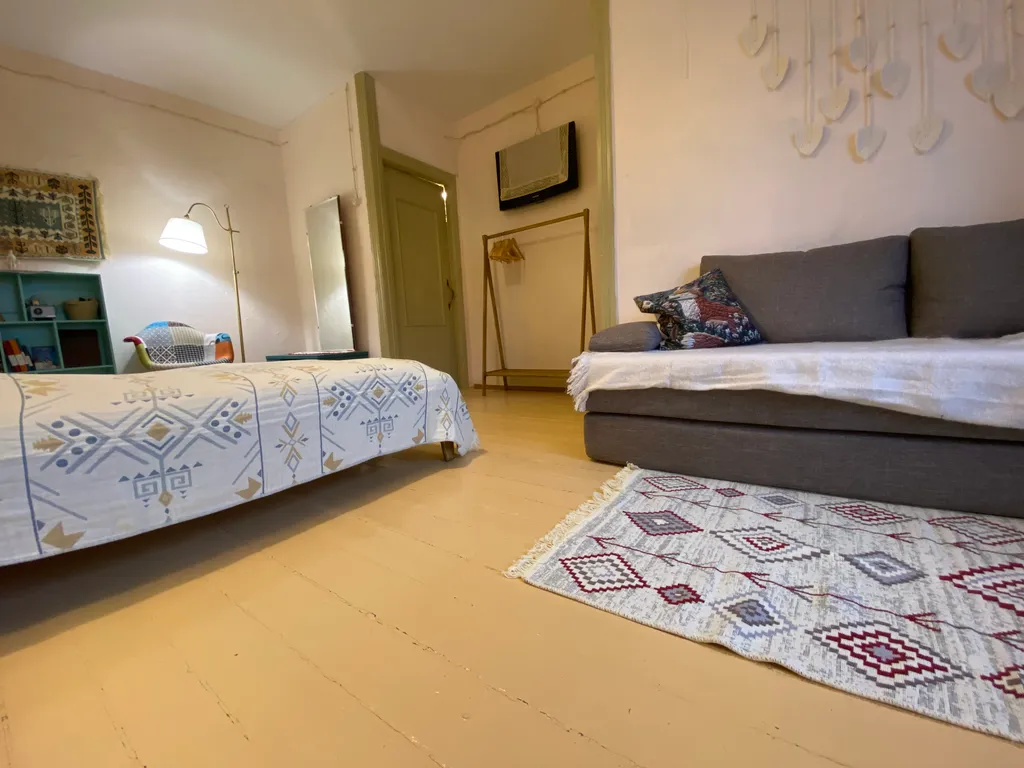 Двухкомнатная квартира Восьмидесятые в самом центре с видом на Волгу