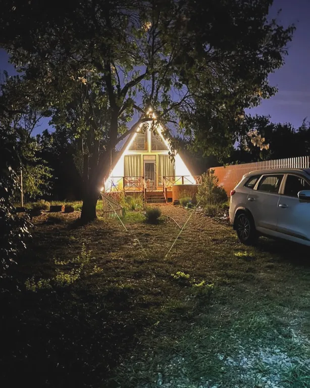 Треугольный Дом Луна