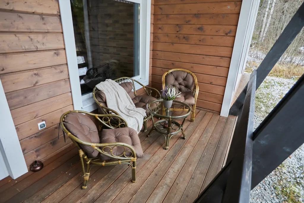 Большой коттедж с 5 спальнями, камином и террасой, Василек