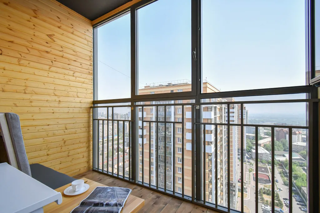 Квартира Квартира Прекрасная студия с лаунж зоной на балконе и шикарным видом — Красноярск