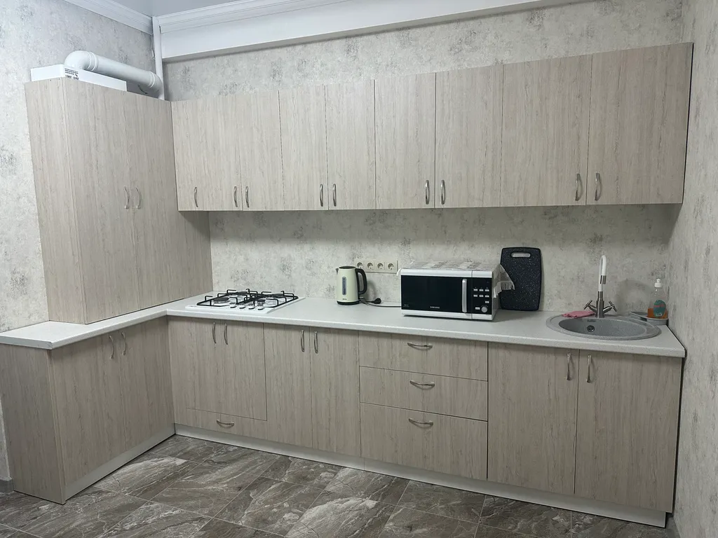 Уютная квартира с панорамным видом на горы , около нового сквера