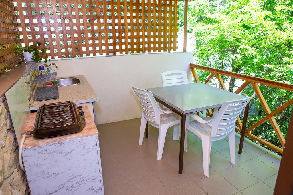 Двухместный номер с беседкой с видом на лес и горы