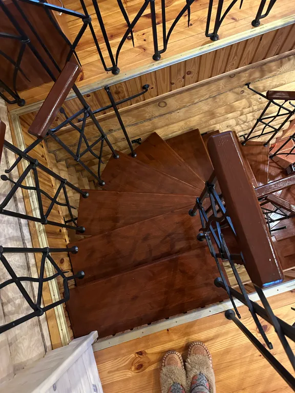 Гурница Хауз - уединенный дом на берегу озера