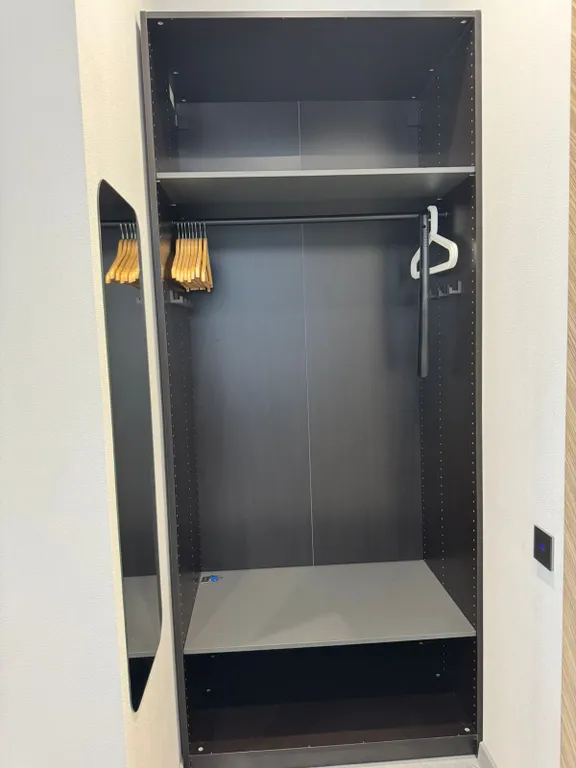 Современная квартира с отдельной спальней в европейском стиле