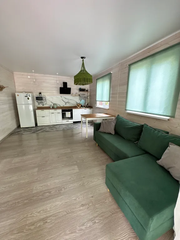 Загородный дом с бассейном и сауной