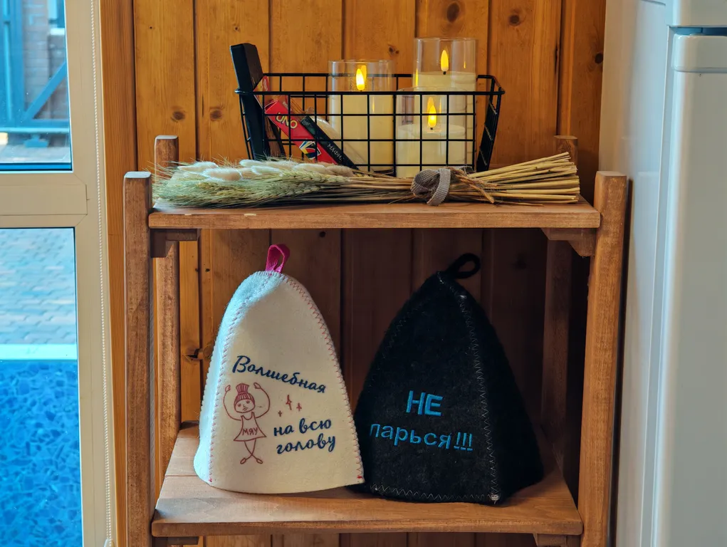 Дом с баней и бассейном