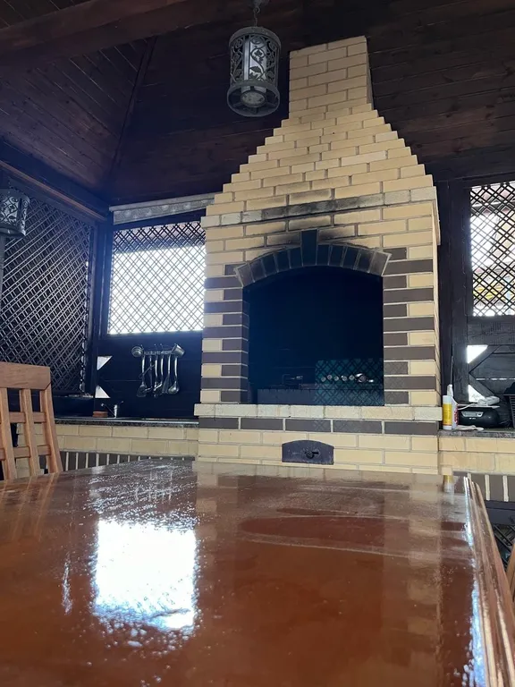 Дом с бассейном