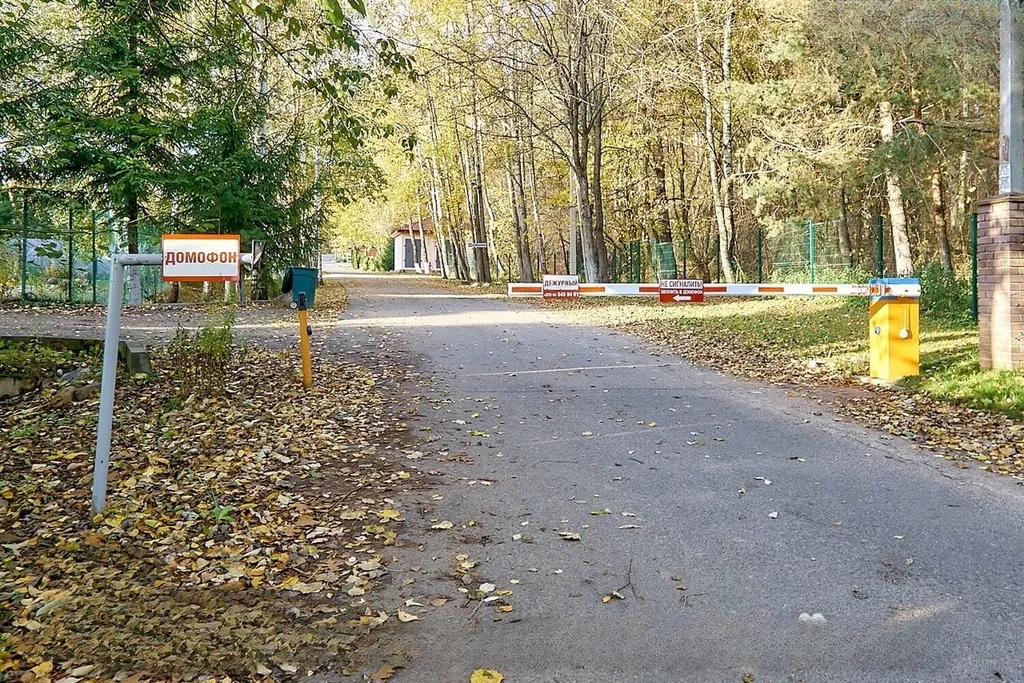 Элитный коттедж с бассейном и спа на берегу озера в живописном месте