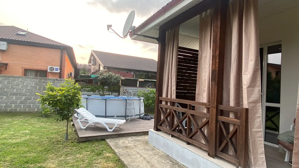 Коттедж Дом с бассейном у моря — Сириус