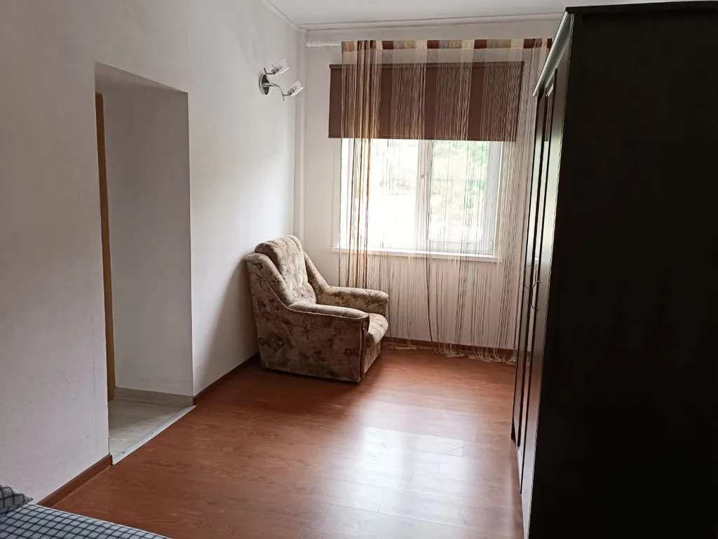 Живописное место среди гор и виноградников