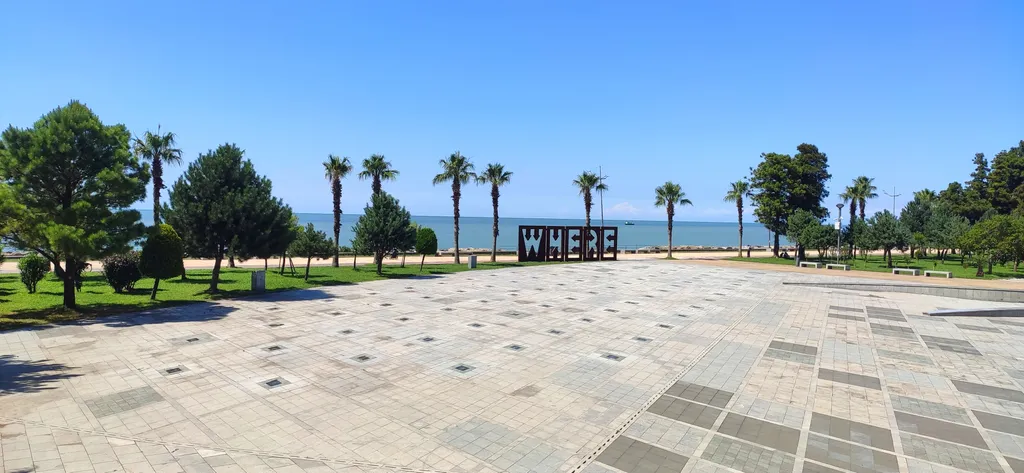 Апартамент в элитном комплексе у моря и парка с бассейном и спа-зоной