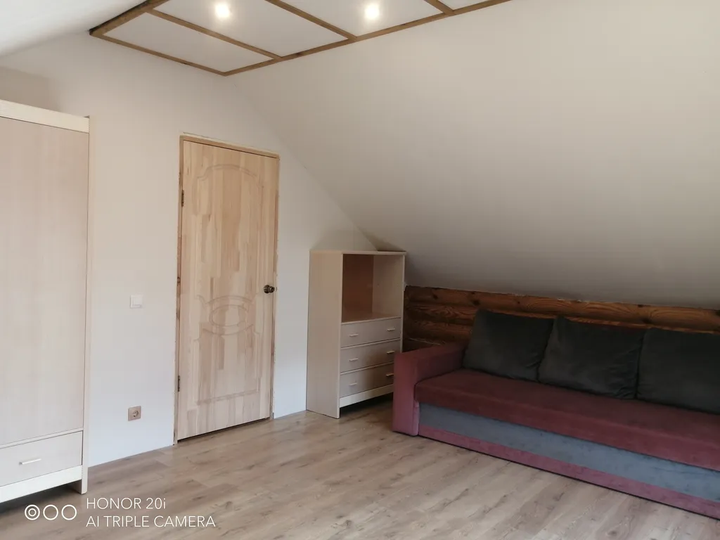 Дом из дерева у моря