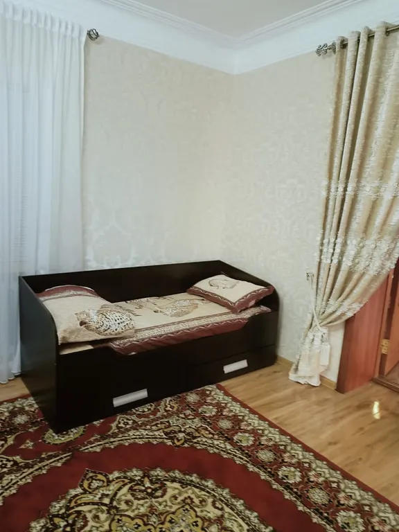 Частный дом с крытым двором и садом