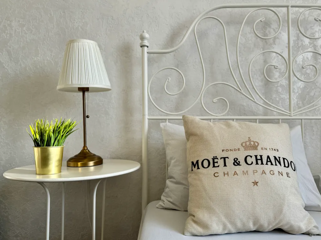 Квартира Атмосферная «Сталинка» в историческом центре — аренда посуточно в Череповец