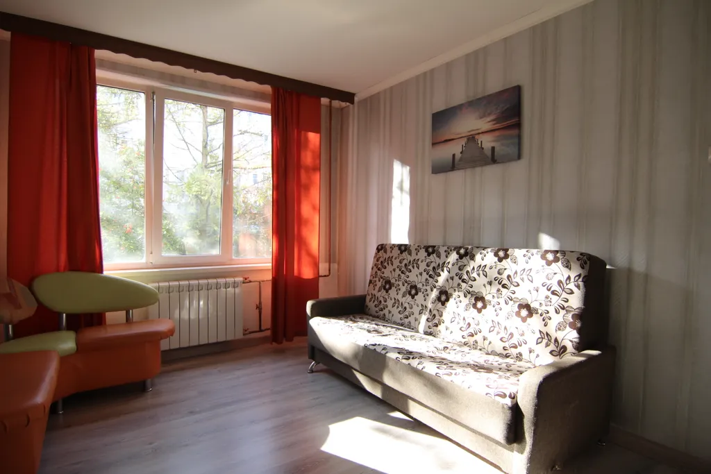 Трёхкомнатная квартира класса стандарт в спальном районе города — аренда посуточно в Сосновый Бор