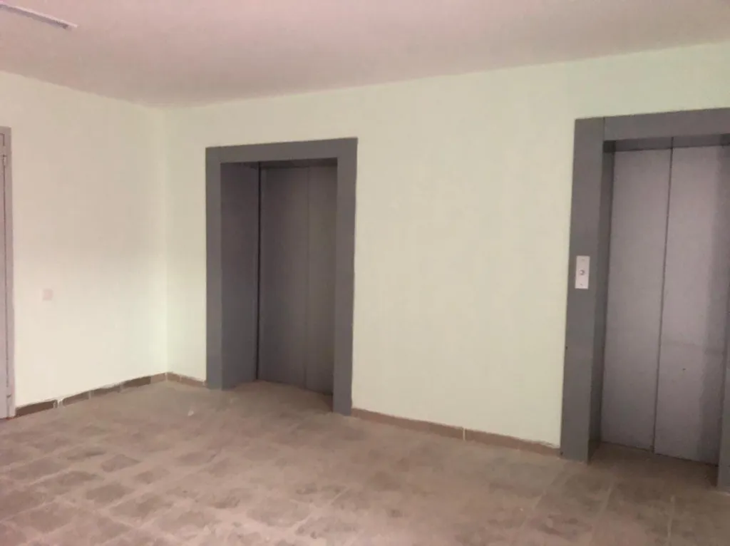 Студия возле ТЦ Изумрудный город