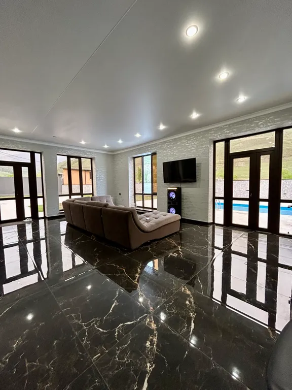 Дом в горах с теплым бассейном