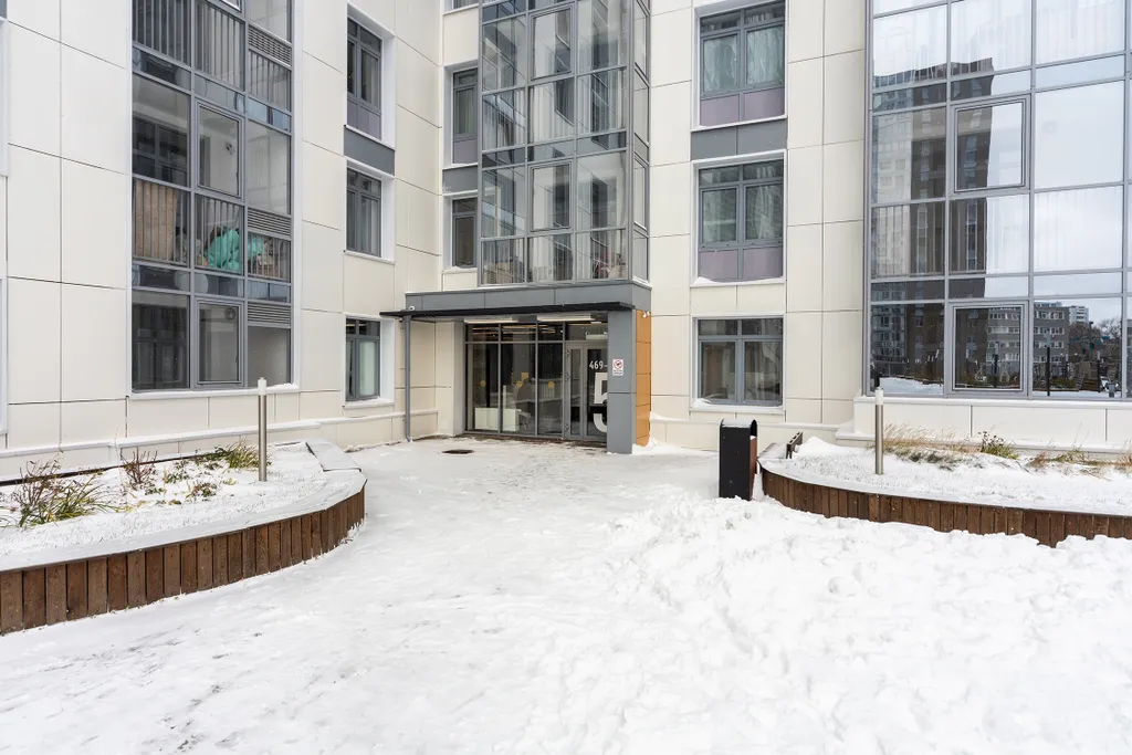 Кваpтиpа в жк Премьер у трк Семья