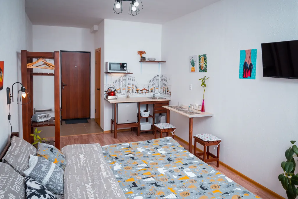 Студия на Холмогорова