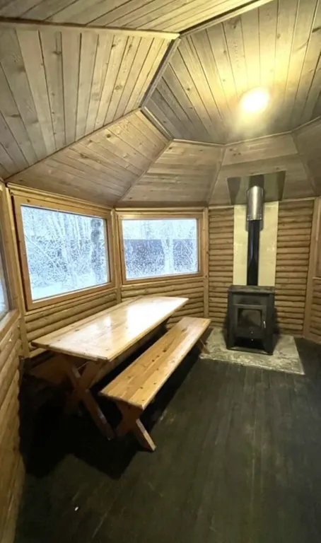 Большой дом с сауной на берегу реки Тулома с собственной территорией